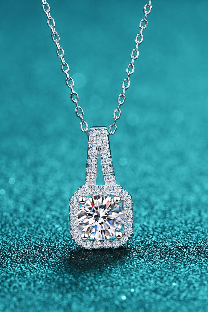 Look Amazing 2 Carat Moissanite Pendant Necklace Silver One Size